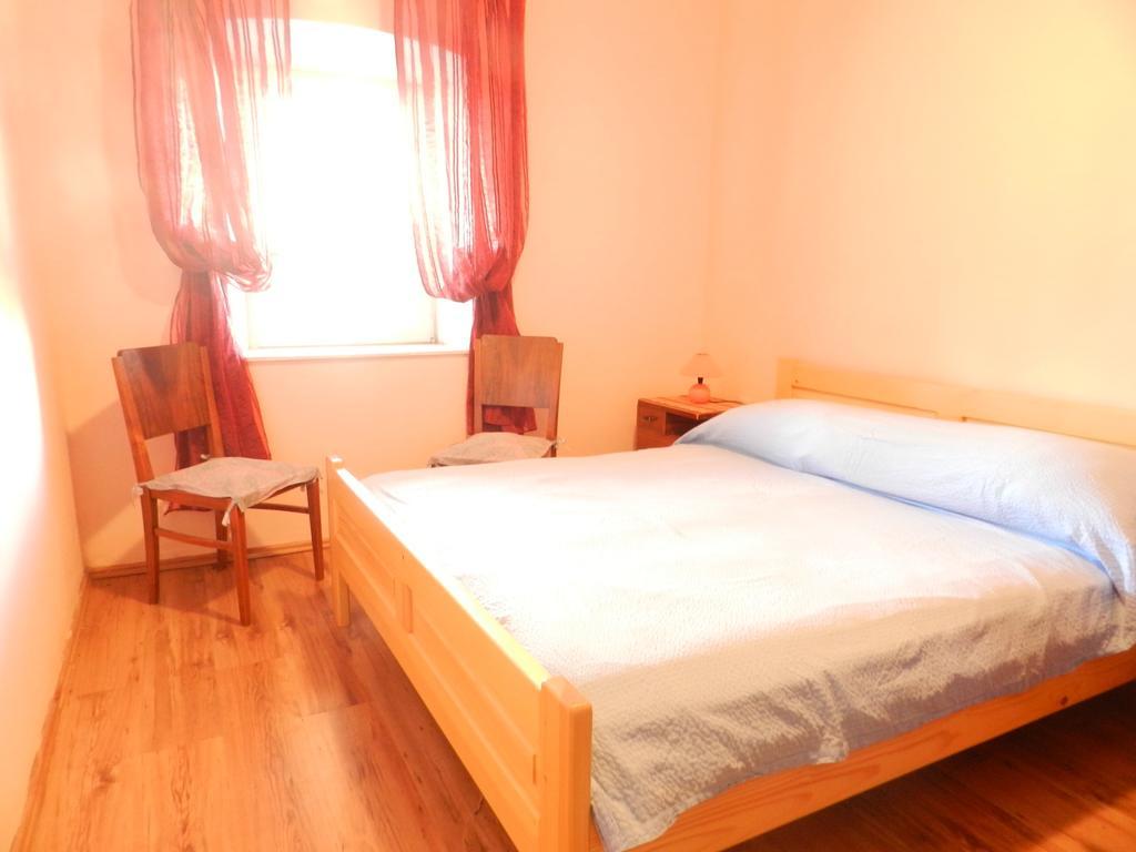 Apartment Deni Lumbarda Bilik gambar